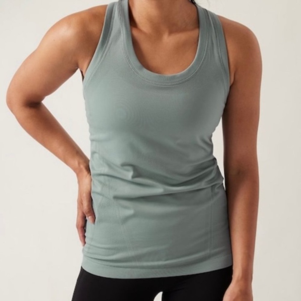 Athleta Momentum Tank in Green, L